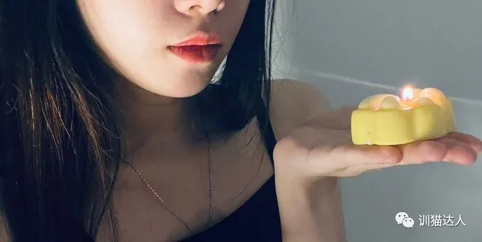 极具艺术性的BDSM项目丨关于“滴蜡”